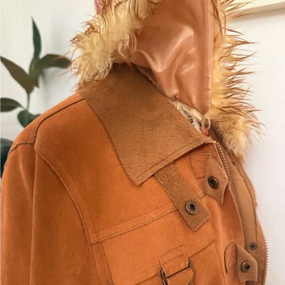 Women's Faux Fur Trimmed Jacket - Picture 5 of 12